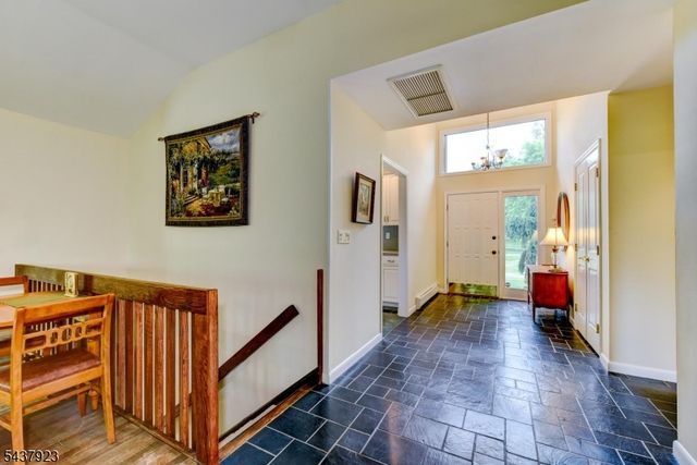 1 Hendrick Rd, Readington Twp., NJ 08822