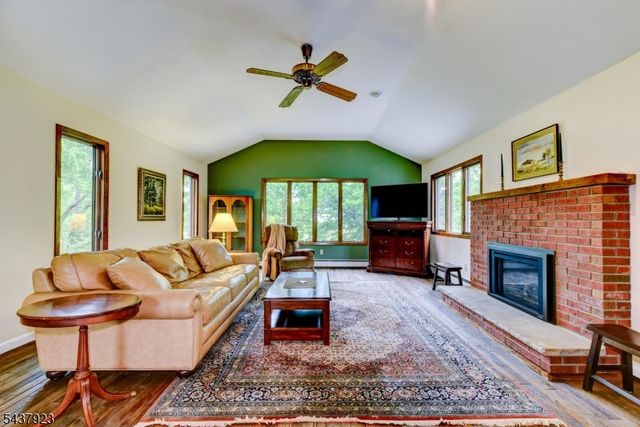 1 Hendrick Rd, Readington Twp., NJ 08822