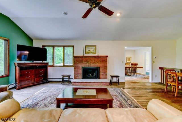 1 Hendrick Rd, Readington Twp., NJ 08822
