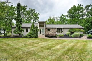 1 Hendrick Rd, Readington Twp., NJ 08822