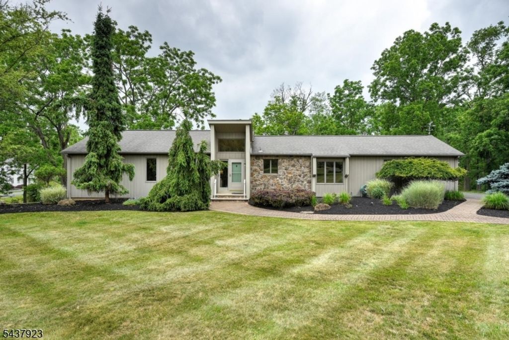 1 Hendrick Rd, Readington Twp., NJ 08822