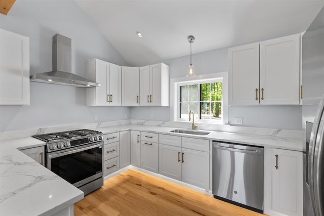673 Page Hill Road, Tamworth, NH 03886