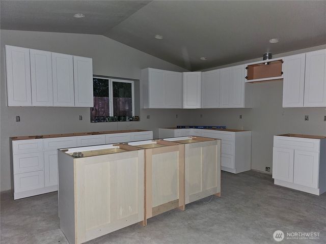 16 Pebble Creek Court, Elma, WA 98541