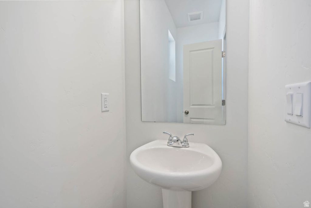 Image 12 of property listing at 367 E KANAB CREEK DR #198, Saratoga Springs, UT 84045