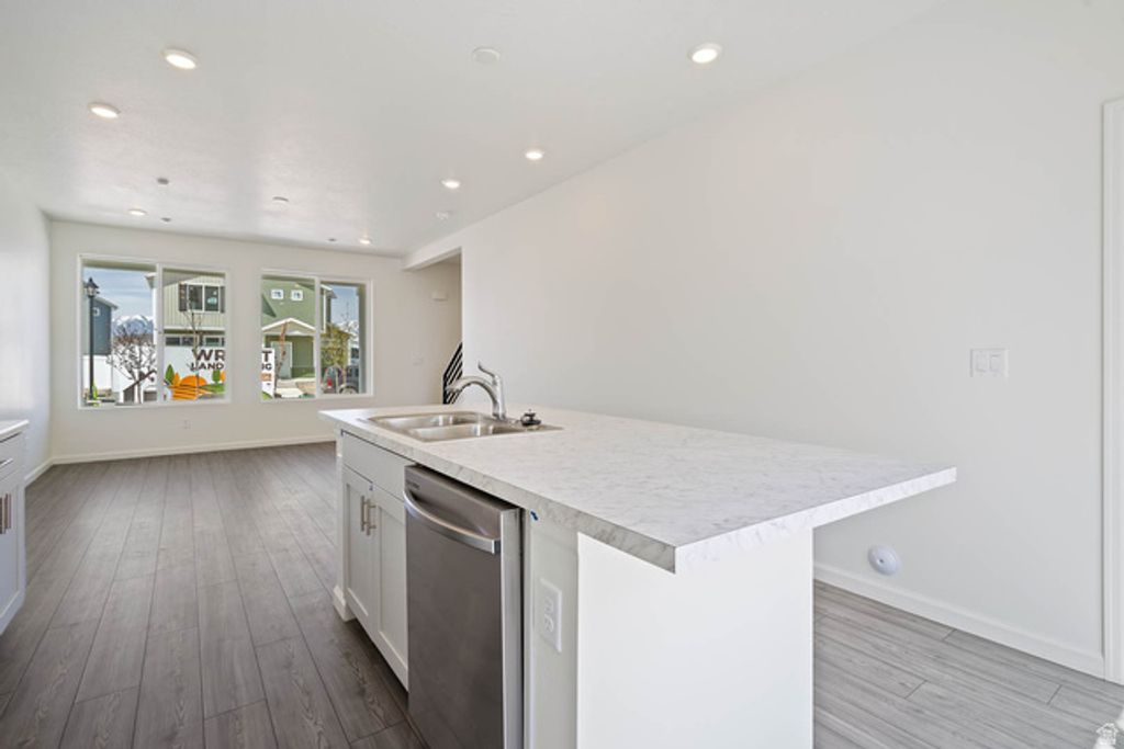 Image 17 of property listing at 367 E KANAB CREEK DR #198, Saratoga Springs, UT 84045