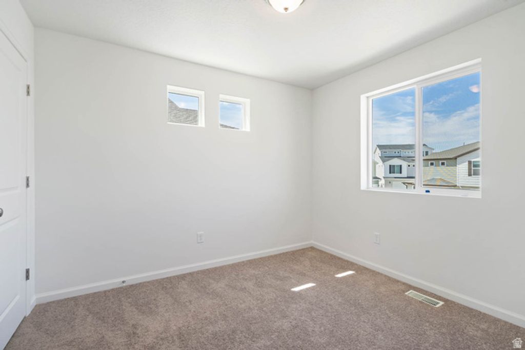 Image 5 of property listing at 367 E KANAB CREEK DR #198, Saratoga Springs, UT 84045