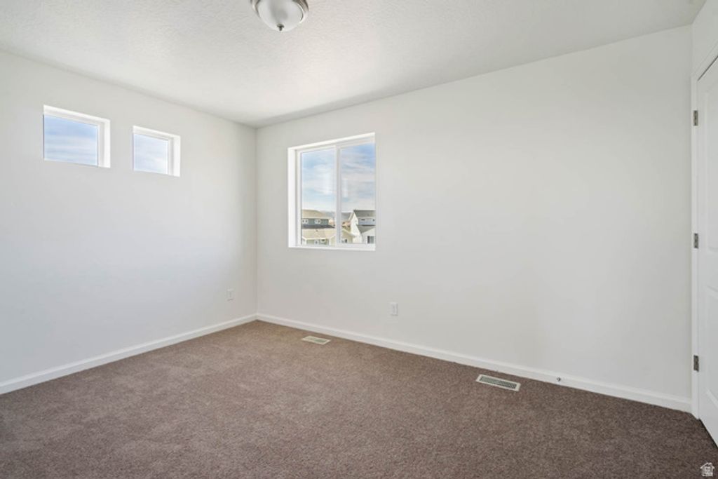 Image 10 of property listing at 367 E KANAB CREEK DR #198, Saratoga Springs, UT 84045
