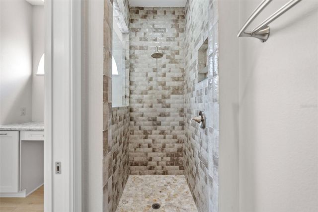 4042 WESTBOURNE CIRCLE, Sarasota, FL 34238