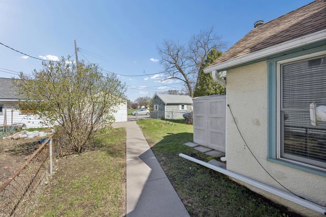 1351 Ames Avenue, Saint Paul, MN 55106