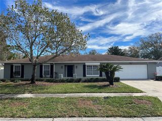 13305 MORAN DRIVE, Tampa, FL 33618