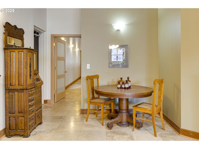 2777 Nw SAVIER St, Portland, OR 97210