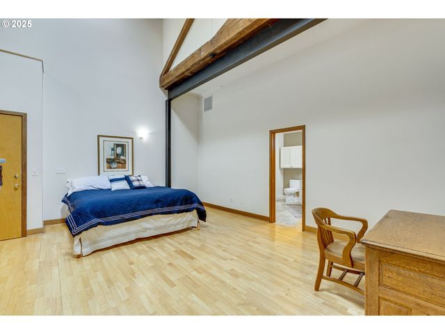 2777 Nw SAVIER St, Portland, OR 97210