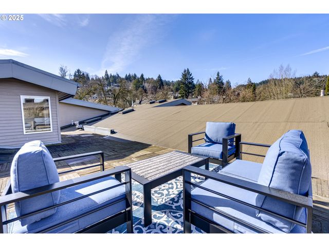 2777 Nw SAVIER St, Portland, OR 97210