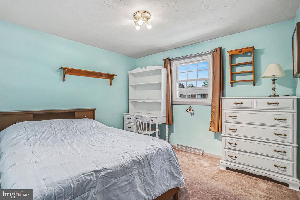 Image 18 of property listing at 150 MAYLYN AVE, Dallastown, PA 17313