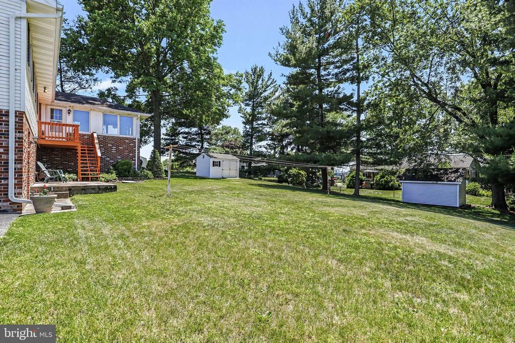Image 24 of property listing at 150 MAYLYN AVE, Dallastown, PA 17313
