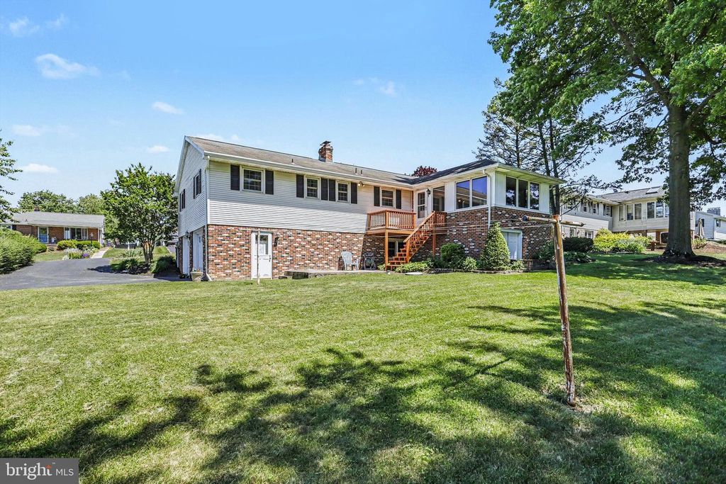 Image 27 of property listing at 150 MAYLYN AVE, Dallastown, PA 17313