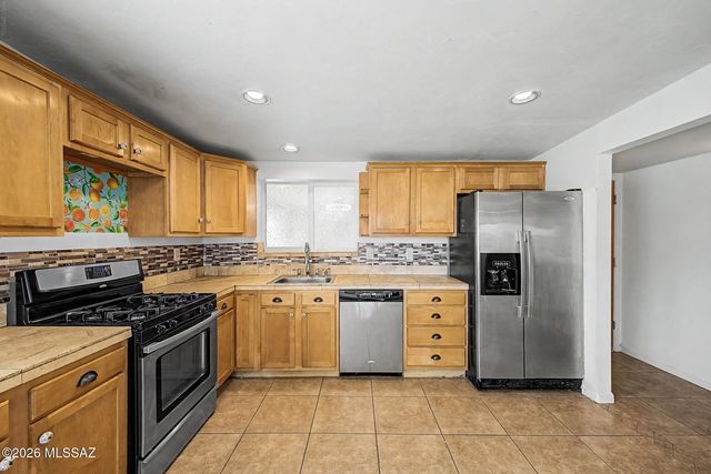 6991 E Brooks Drive, Tucson, AZ 85730