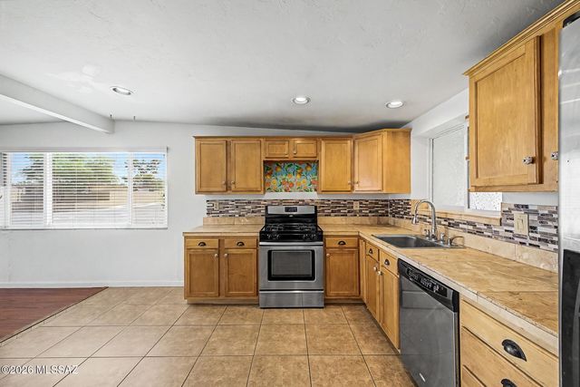 6991 E Brooks Drive, Tucson, AZ 85730