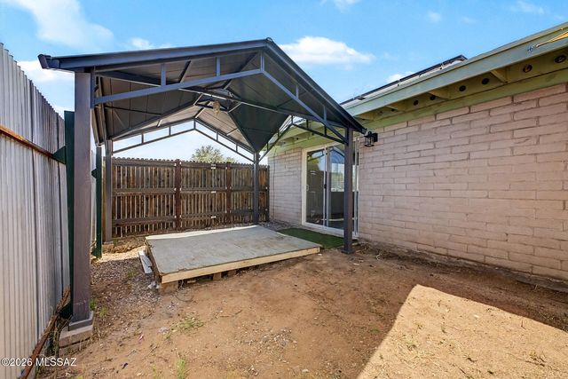 6991 E Brooks Drive, Tucson, AZ 85730