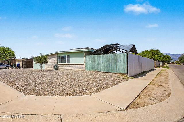 6991 E Brooks Drive, Tucson, AZ 85730