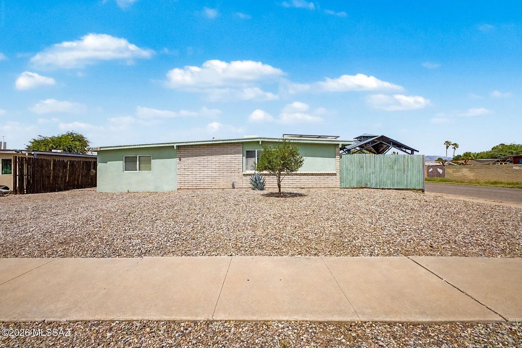 6991 E Brooks Drive, Tucson, AZ 85730