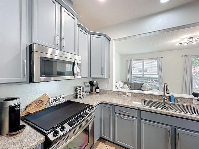 9575 SILVER BUTTONWOOD STREET, Orlando, FL 32832