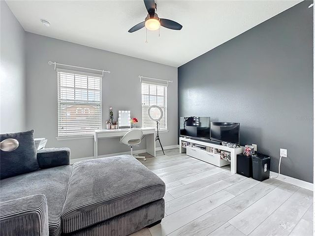 9575 SILVER BUTTONWOOD STREET, Orlando, FL 32832