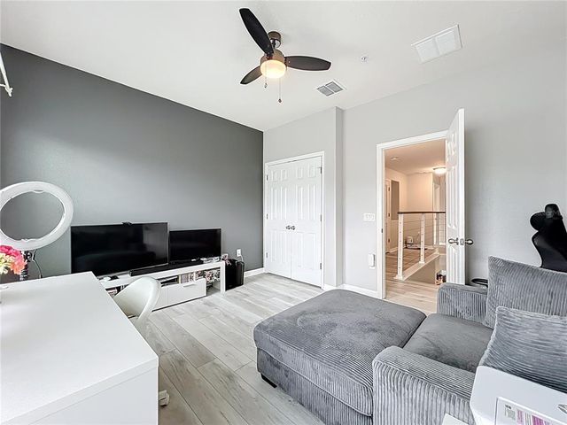 9575 SILVER BUTTONWOOD STREET, Orlando, FL 32832