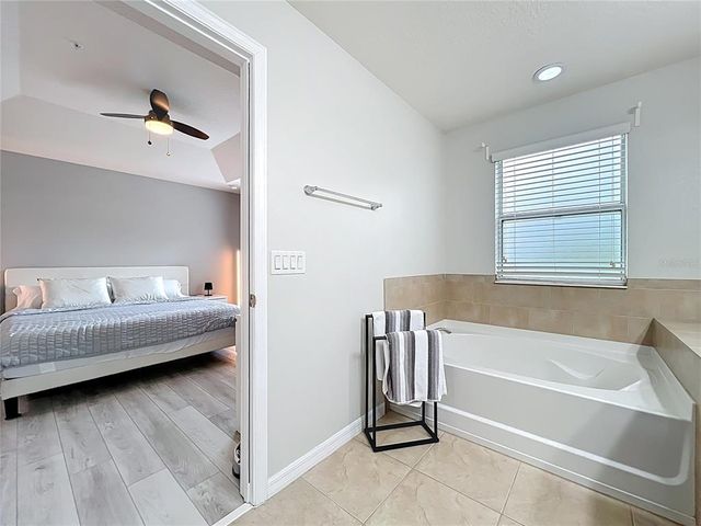 9575 SILVER BUTTONWOOD STREET, Orlando, FL 32832
