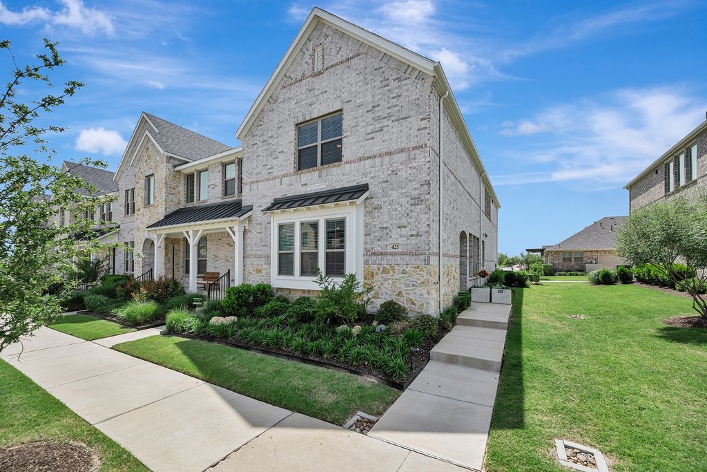 425 Parkside Drive, Argyle, TX 76226