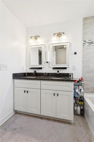 5 Rexford DR, Newport News, VA 23608