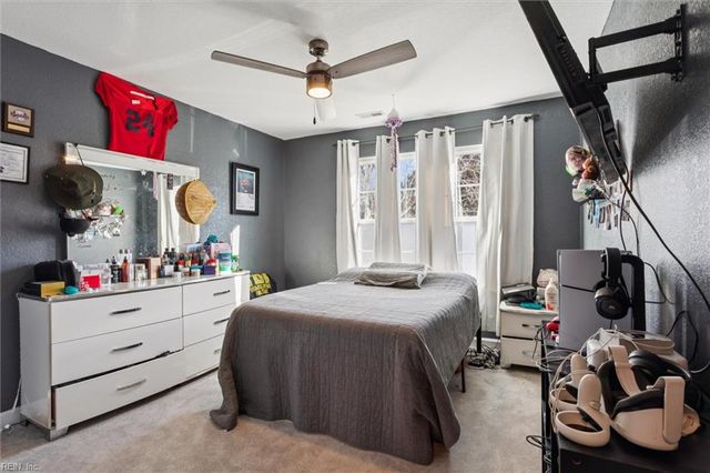 5 Rexford DR, Newport News, VA 23608