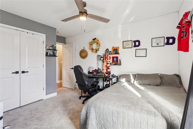 5 Rexford DR, Newport News, VA 23608