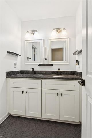 5 Rexford DR, Newport News, VA 23608