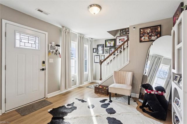 5 Rexford DR, Newport News, VA 23608