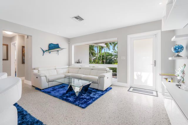 3960 NE 16th Avenue, Oakland Park, FL 33334