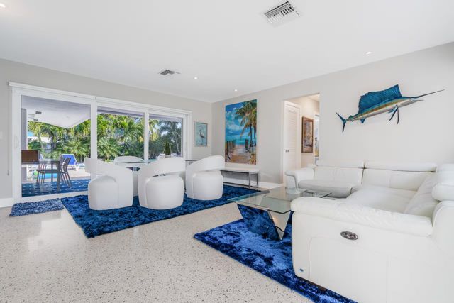 3960 NE 16th Avenue, Oakland Park, FL 33334