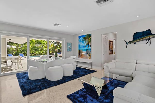 3960 NE 16th Avenue, Oakland Park, FL 33334