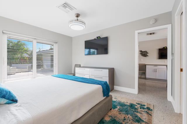 3960 NE 16th Avenue, Oakland Park, FL 33334