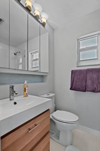 3960 NE 16th Avenue, Oakland Park, FL 33334