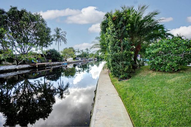3960 NE 16th Avenue, Oakland Park, FL 33334