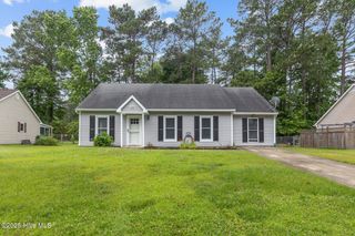 208 E Lakeridge Landing, Jacksonville, NC 28546