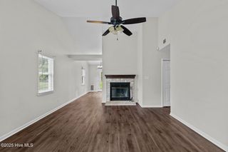 208 E Lakeridge Landing, Jacksonville, NC 28546