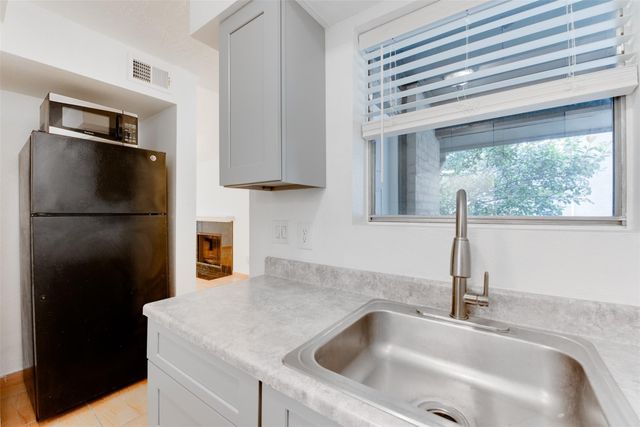2021 Spenwick Drive 724, Houston, TX 77055