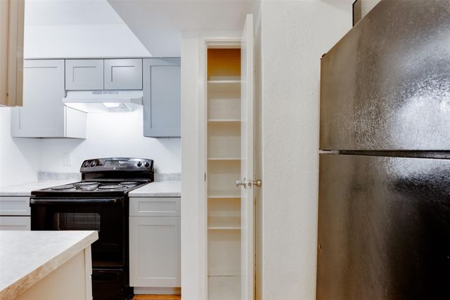 2021 Spenwick Drive 724, Houston, TX 77055