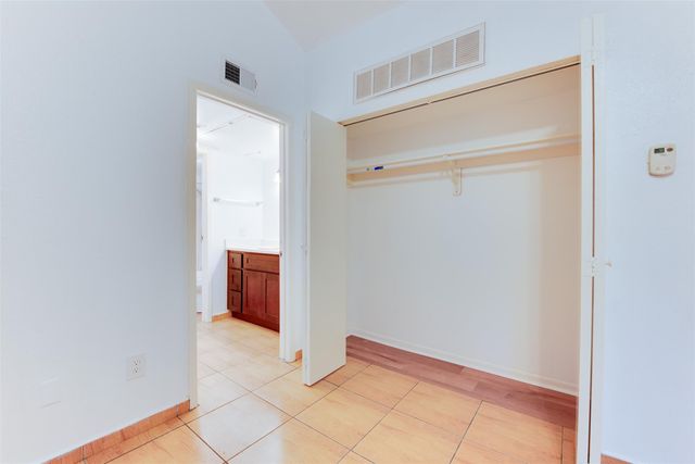 2021 Spenwick Drive 724, Houston, TX 77055