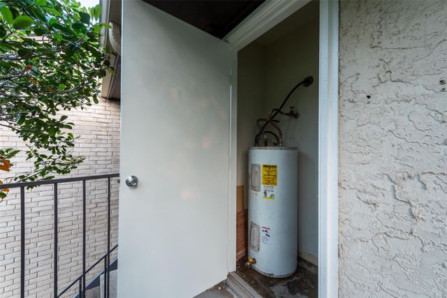 2021 Spenwick Drive 724, Houston, TX 77055