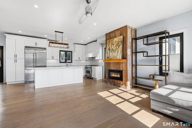 31 Thornhill Road, Greenwich, CT 06878