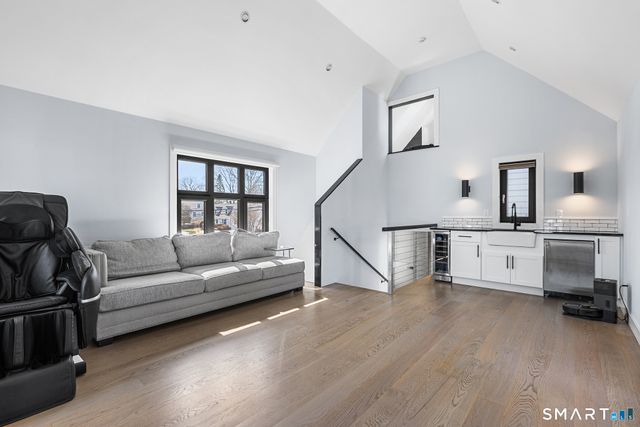 31 Thornhill Road, Greenwich, CT 06878