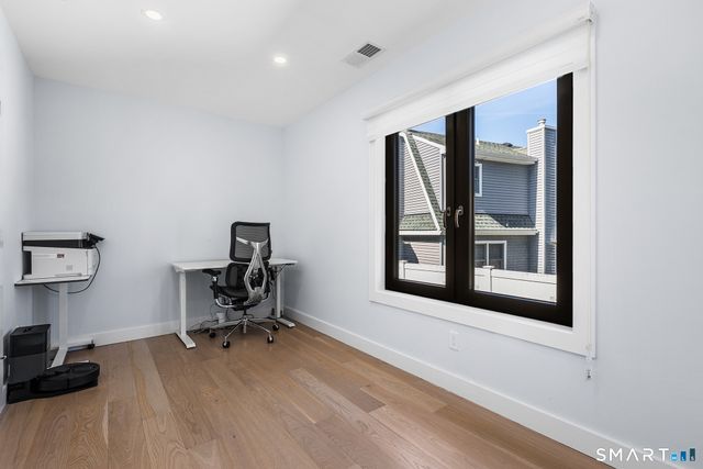 31 Thornhill Road, Greenwich, CT 06878